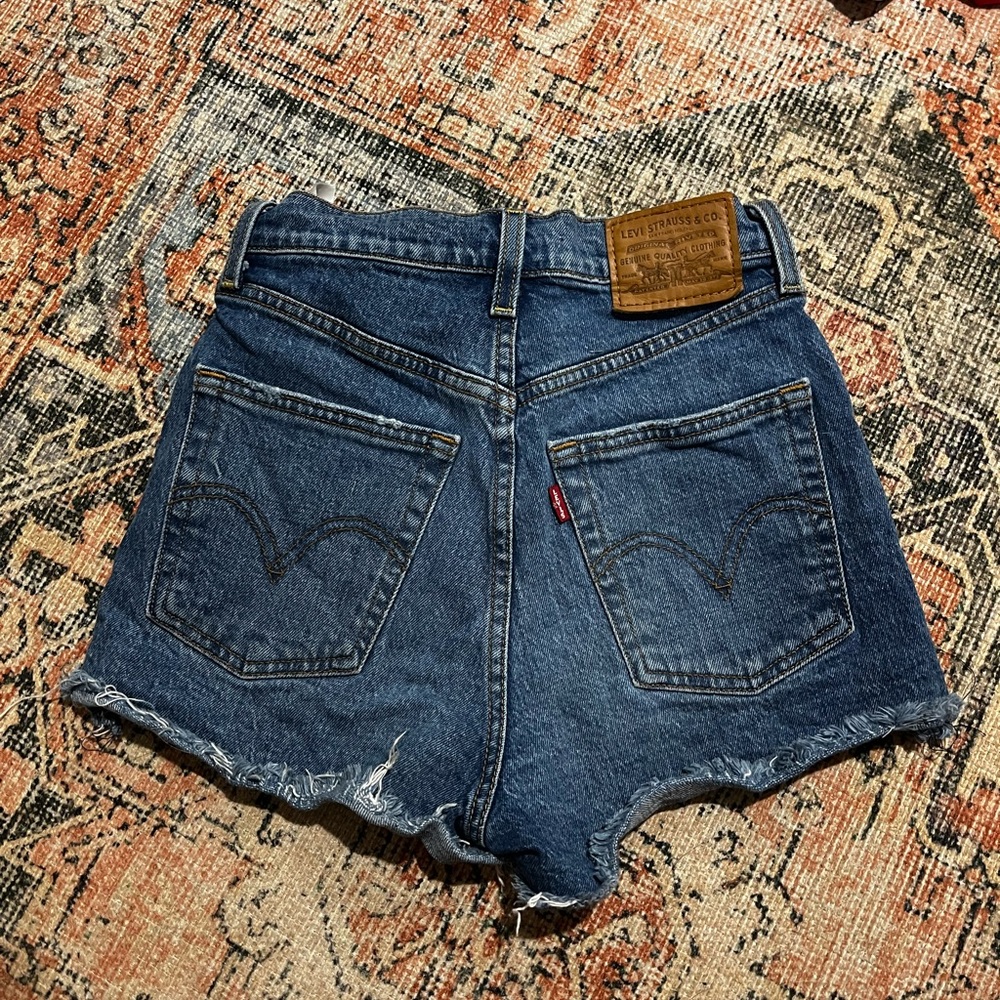 Levi Ribcage Shorts - Picture 4 of 4